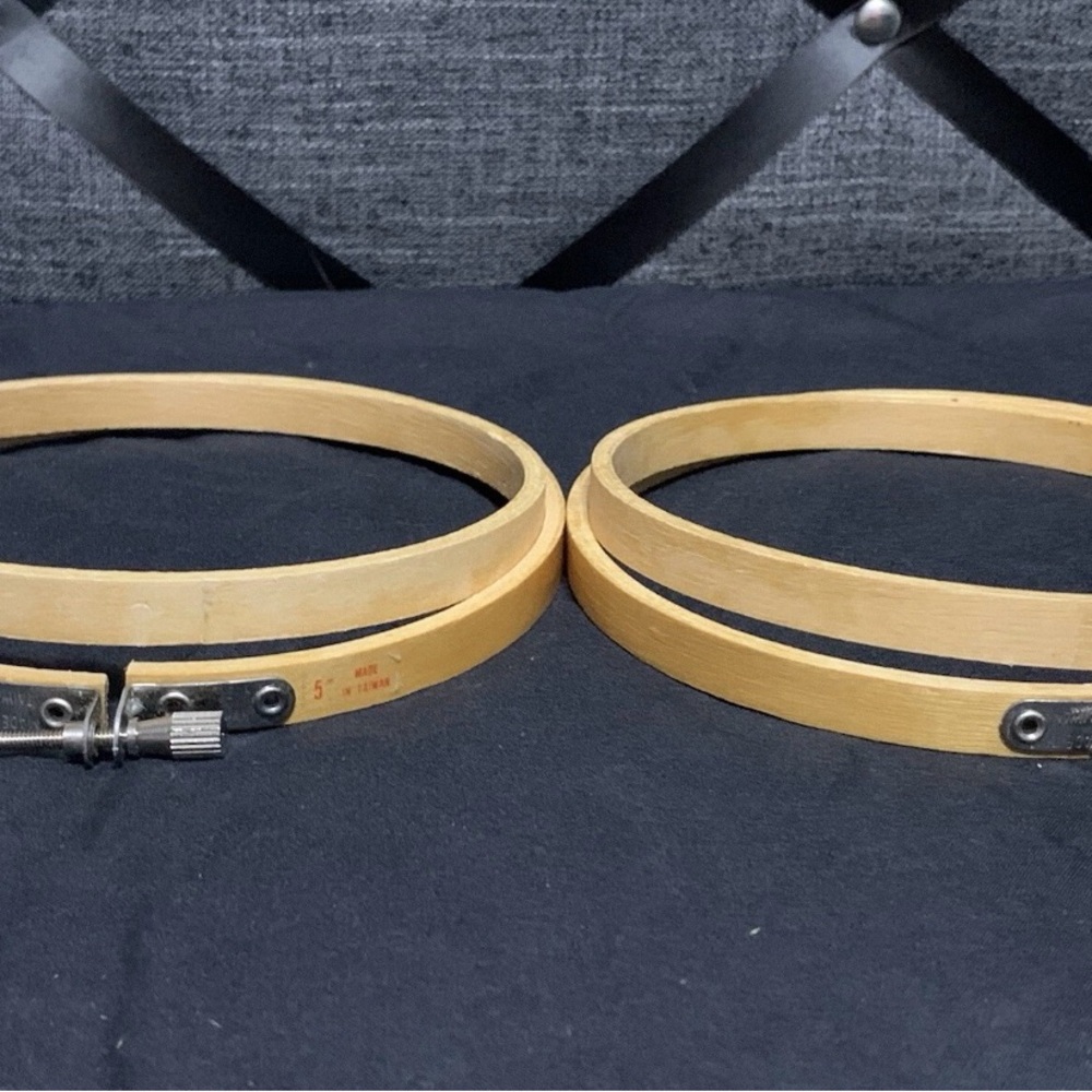 4 Wood Embroidery Hoop, Screw Closure 2-5” & 2-3” - Picture 3 of 7